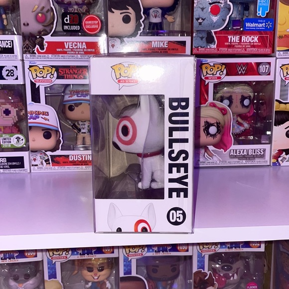 Funko pop!!! Target dog (flocked) get it now at a good price!!!! - Picture 4 of 6